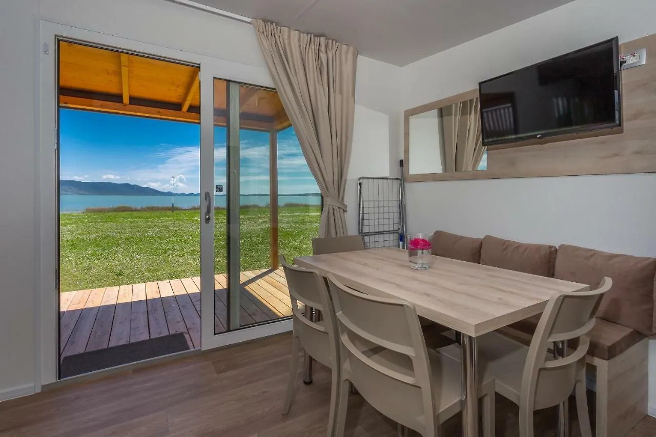 ホリデーパーク Camp Vransko Lake - Mobile Homes Pakoštane